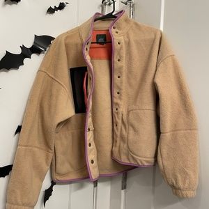 NOT FOR SALE. IDK HOW TO DELETE LISTINGS.